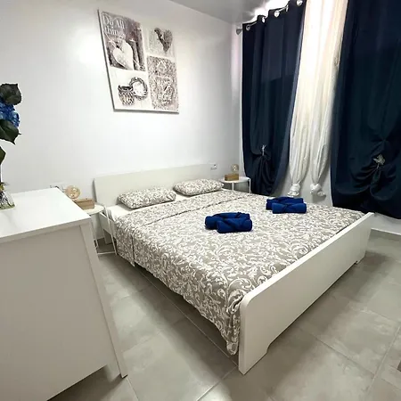 Do Not Use Modern And Bright 1 Bed In Diamantes1